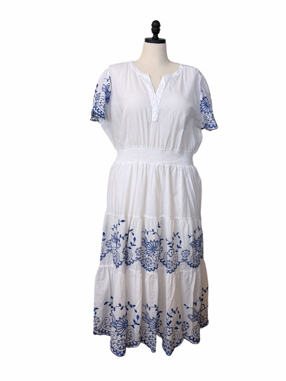 Chicos Size 3.5 Midi Dress Women’s 18 White Blue Embroidered Tiered Smocked Boho
